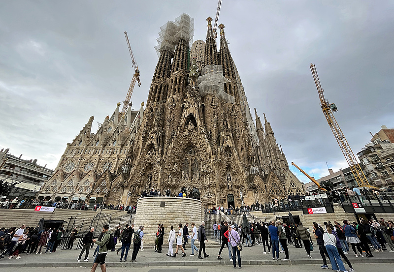 Felavatták a Sagrada Familia négy új tornyát, közel már a befejezés