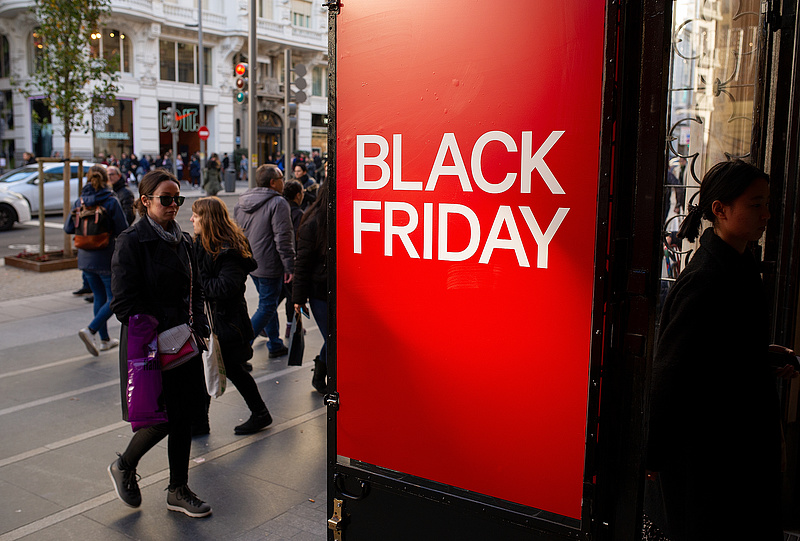 "Már csak 5 darab elérhető a termékből" - a Black Friday online vásárlásra ösztökél