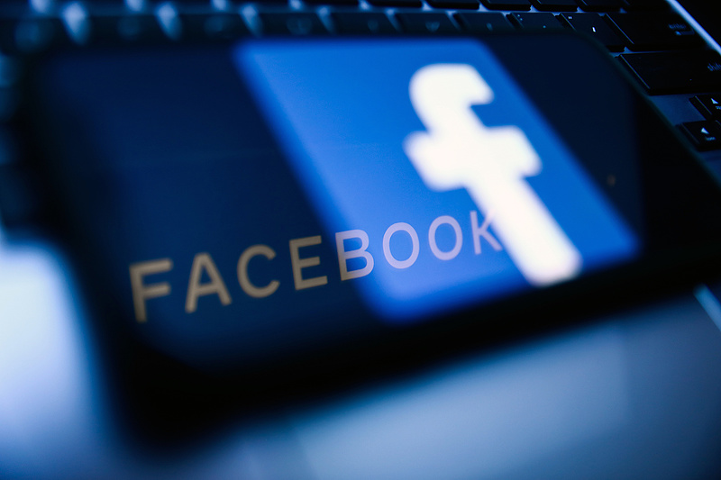 Szinte már követeli a személyes adatainkat a kormány a Facebooktól