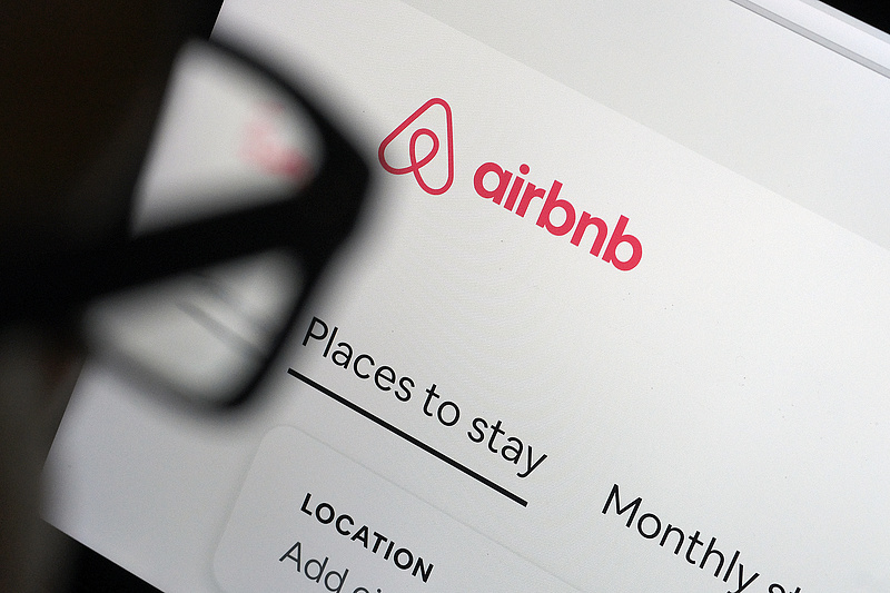Szigorítaná az Airbnb és a Booking szabályozását az Unió