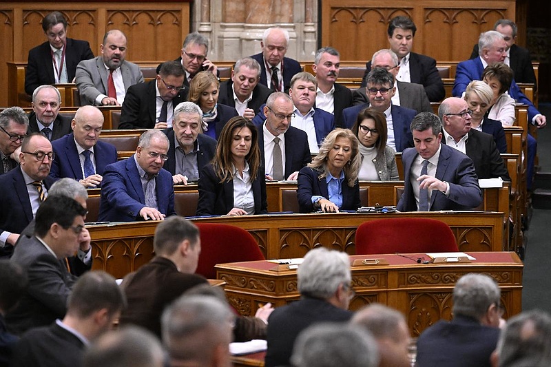 Az EU-csúcs előtt, Ukrajnáról tárgyal ma a parlament