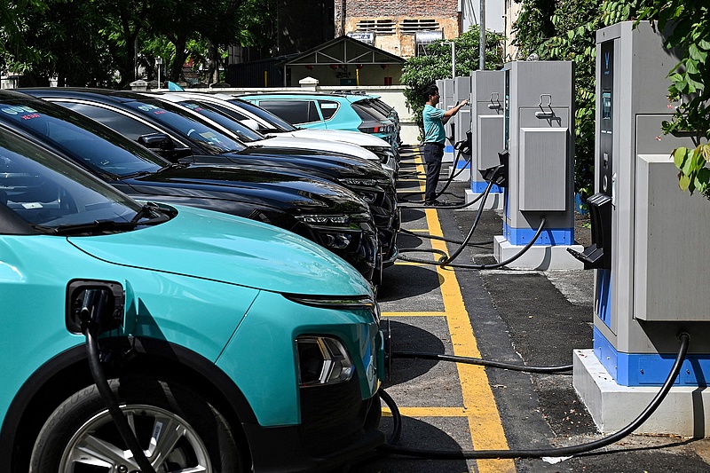 A hazai cégvezetők fele fontolgatja az elektromos járművekre való átállást