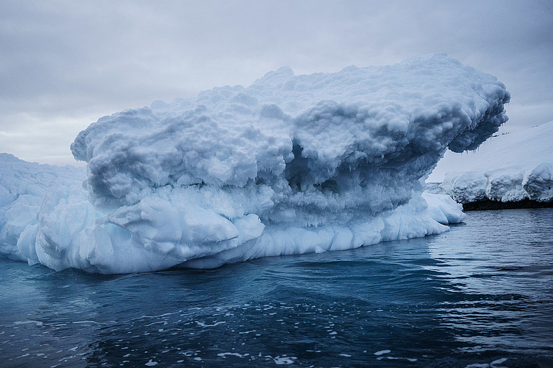 Harminc éve nem csinált ilyet a világ legnagyobb jéghegye