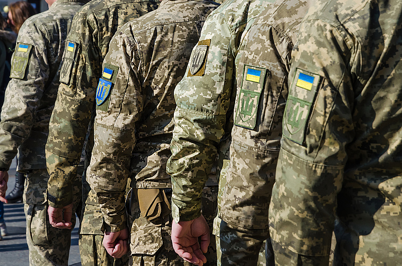 Nem baj, ha fél a fegyverektől: fejvadászokkal toboroznak az ukránok