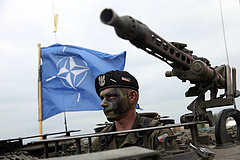 2024-ben is üzlet a háború: kegyetlenül növeli költségvetését a NATO