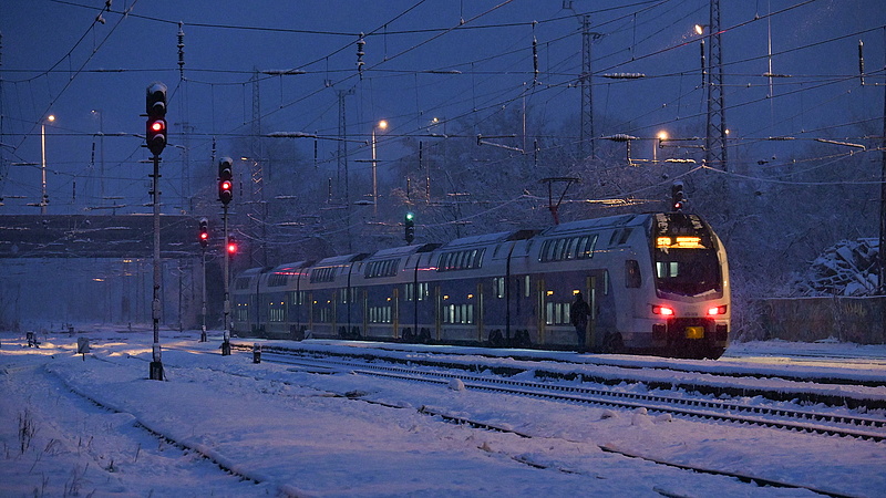 A havazás elintézte a vasúti közlekedést, borulnak a menetrendek