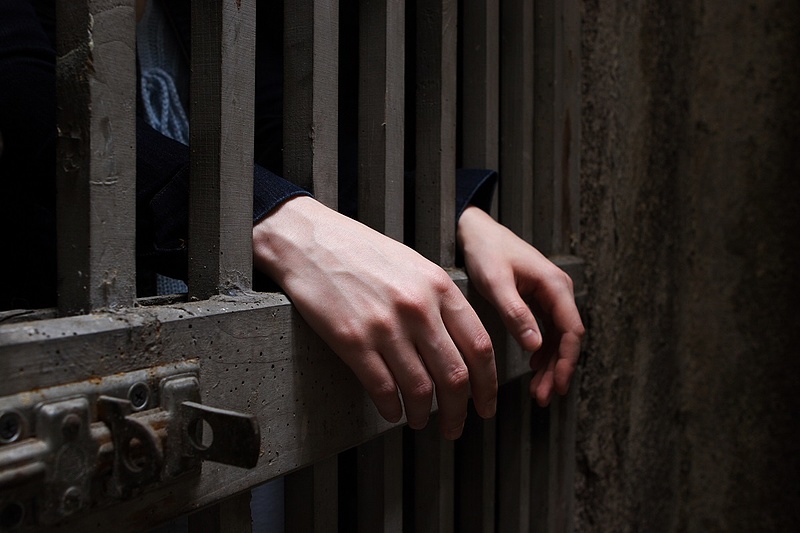 Tiszta Amerika: elkezdték kibontani a falat a rabok a győri börtönben 