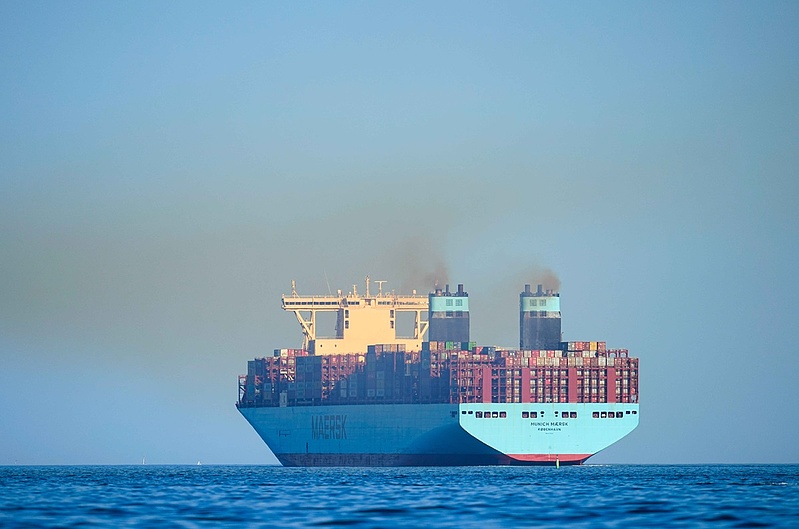 Visszatér a Vörös-tengerre a Maersk, ha bevédik a katonák