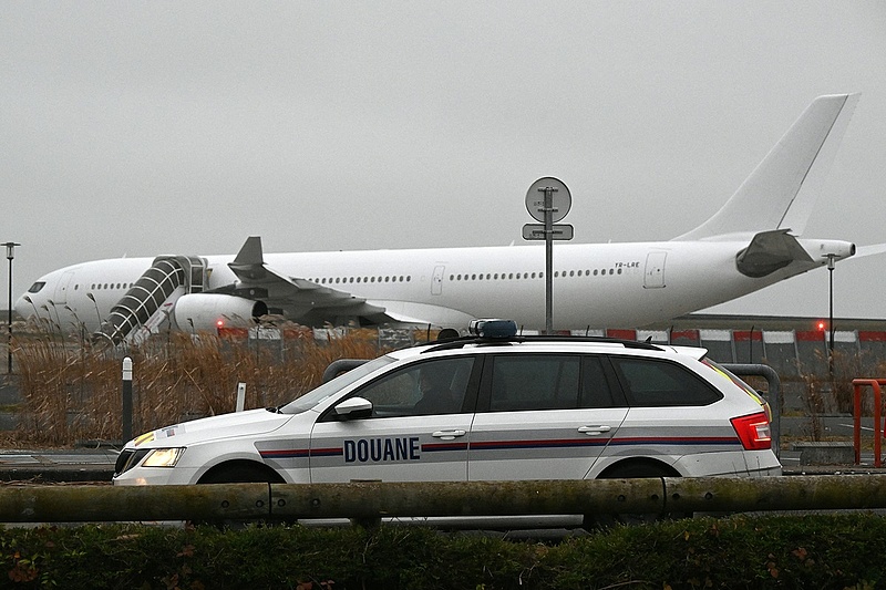 Megszólalt az „embercsempész repülő” ügyvédje: jogos lehet a gyanú