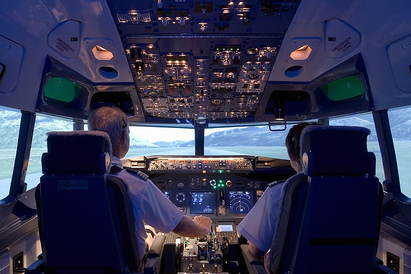 Útközben repedt be a Boeing pilótafülkéjének ablaka