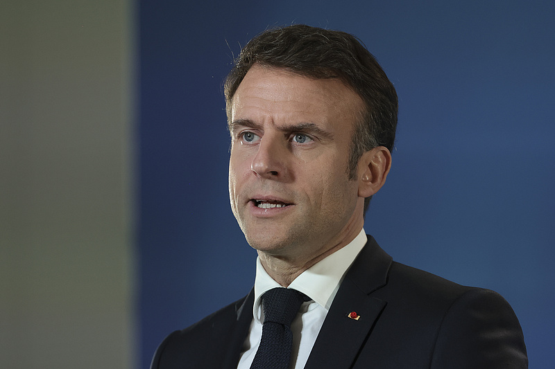 Macron bekeményít, mintapolgárokat nevelne a francia gyerekekből