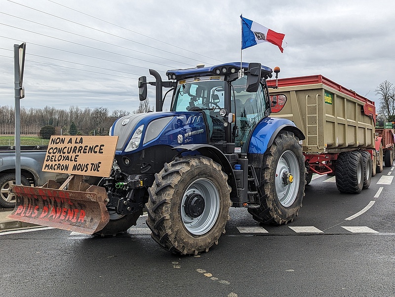 Le Penben látják a megoldást a tiltakozó francia gazdák 