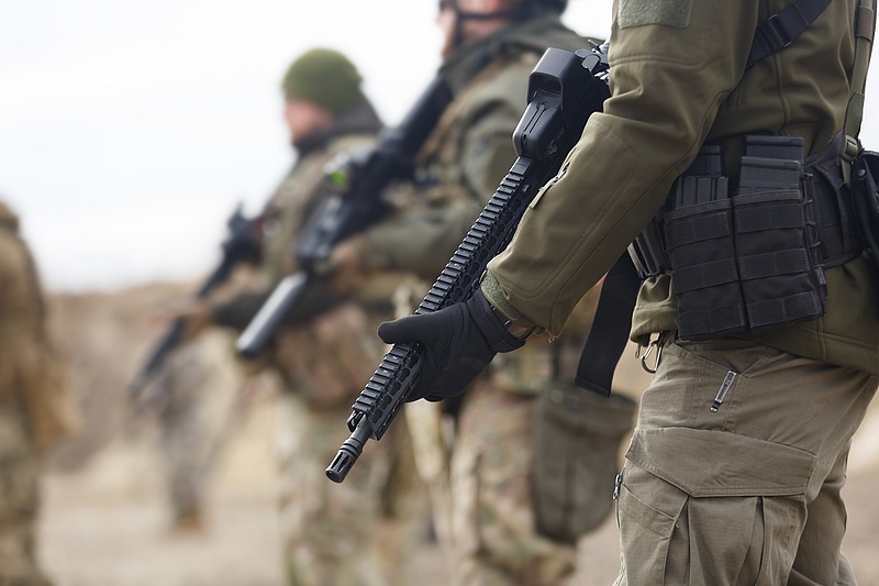 Úgy lopják az ukránok a fegyverpénzt, mintha nem lenne háború