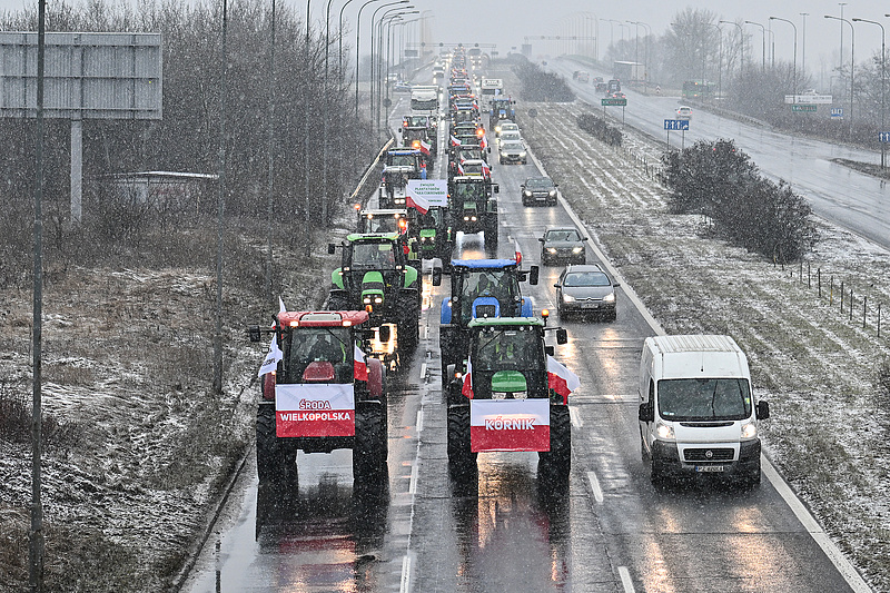 Dühöngenek a gazdák, a teljes határt blokád alá vették