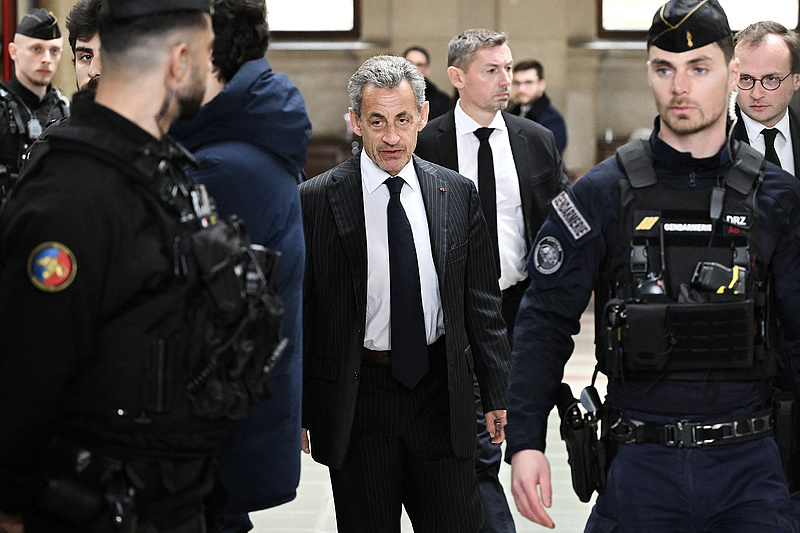 Börtönbe kerül a volt francia államfő