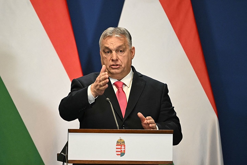 A Facebookon gyalázkodott a biztonsági őr, Orbán nem kertelt Novákról 