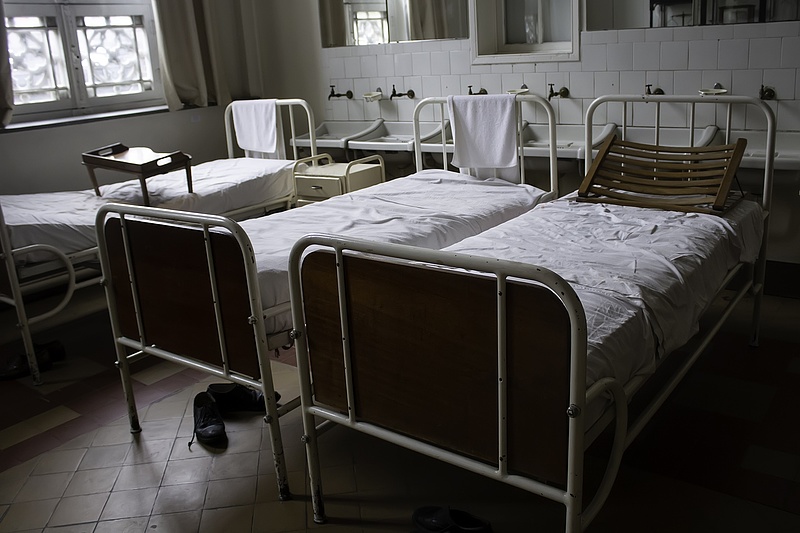 Siralmas állapotok: megszólalt a kórházak üzemeltetője 
