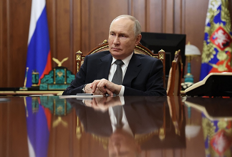 Putyin a költségvetés egyharmadát nyomná az orosz hadseregbe
