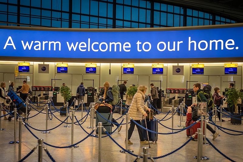 A Heathrow check-in pultjáról irányította a bevándorlási csalást