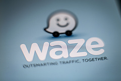 Forradalmi változáson esik át a Waze