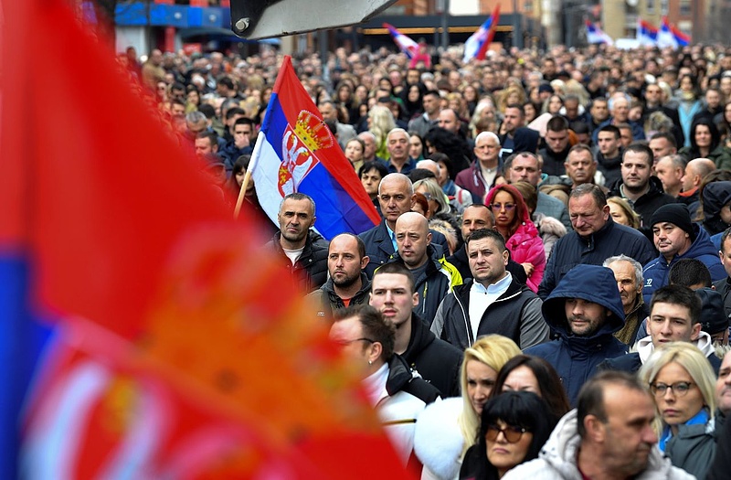 Forrong a Balkán, népszavazás dönt a polgármesterek sorsáról