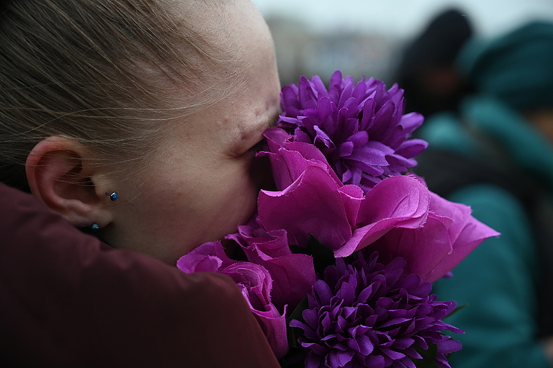 137-re nőtt a moszkvai terrortámadás halálos áldozatainak száma, több gyermek is meghalt