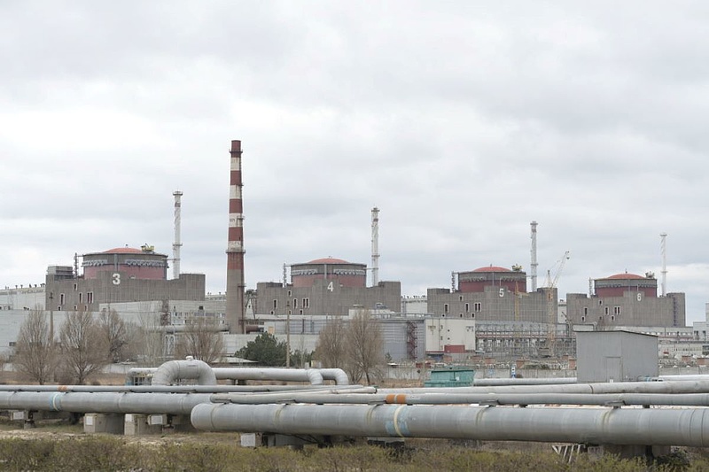 Peszkov veszélyes provokációnak tartja a zaporizzsjai atomerőmű elleni támadást