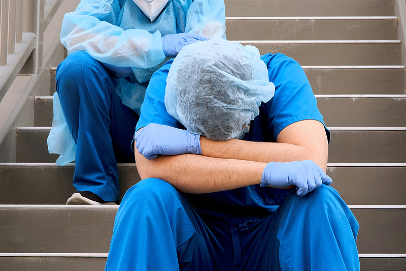 Káosz az egészségügyben: hetente tíz ápoló fordít hátat a kórházaknak