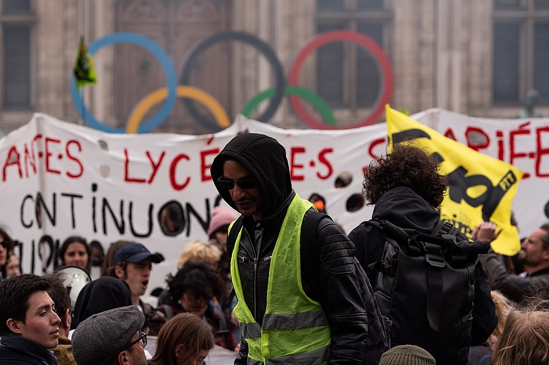 Elégedetlenek a franciák, az olimpia idejére is sztrájkot terveznek