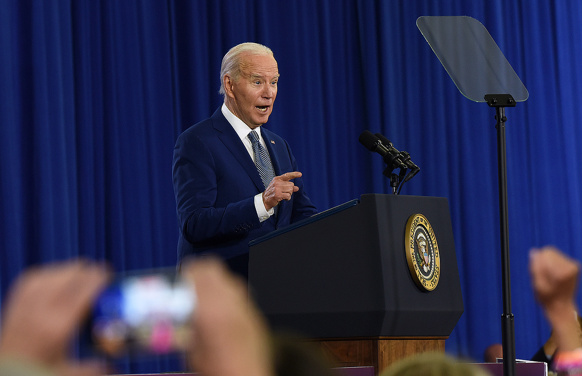 Joe Biden aláírta: több mint 60 milliárd dollárnyi katonai támogatást kap Ukrajna