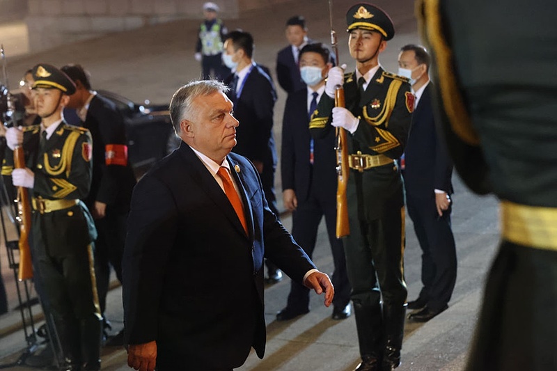 Japan Times: Orbán Viktor már meg is ízlelhette a Kína iránti hűség jutalmát