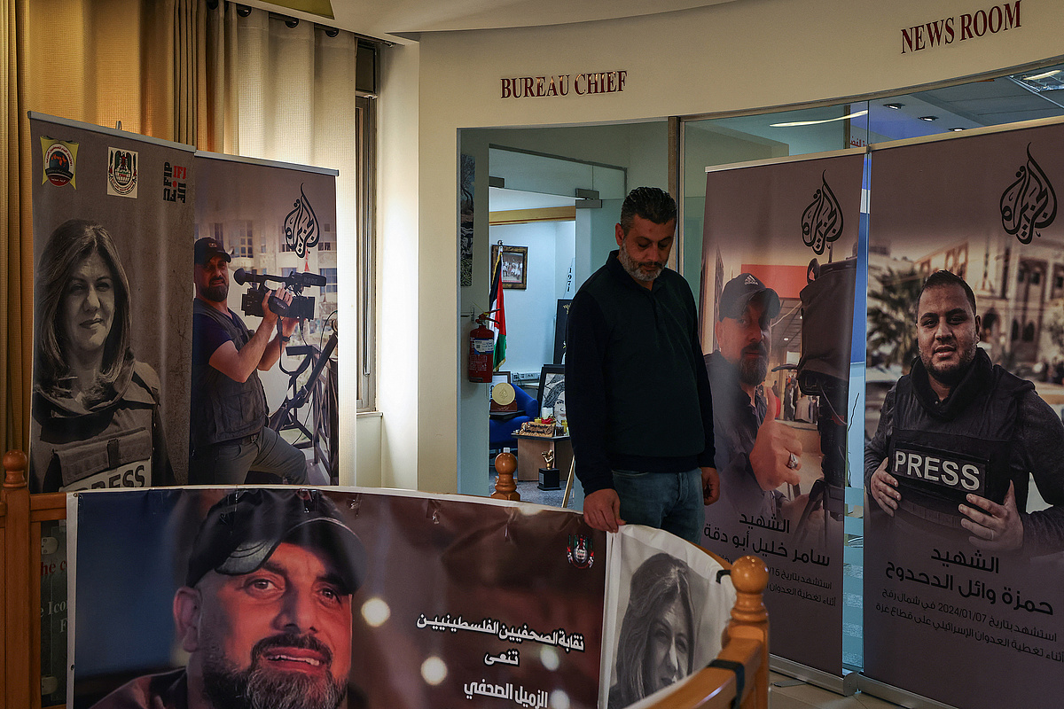 Bezárják az al-Dzsazíra hírtelevíziót Izraelben