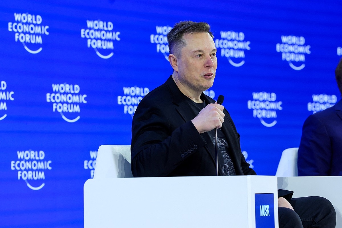 Kínos: kigúnyolta Trump béketanácsát a csúcsmilliárdos, nevetett a közönség