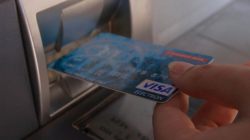 Bankkártyások figyelem: így kell használni a kártyát a külföldi nyaraláson