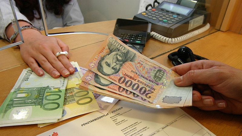 Fejenként félmillió forintos plusz a budapestiek pénztárcájában