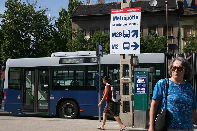 Újabb fordulat metrópótló ügyben - visszavonulót fújt a Volán