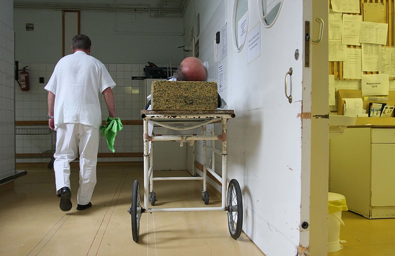Minden ápoló felmondott az egyik magyar kórház intenzív osztályán (a kórház reakciójával frissítve)