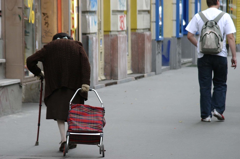 Vészterhes évek várnak a magyar nyugdíjasokra