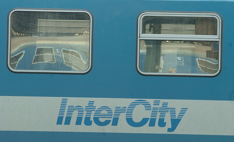 Gázolt az InterCity - vonatpótló buszra kell átszállni