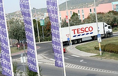 Sorsdöntő nap közeleg a magyar Tesco életében - minden vásárlót érinthet