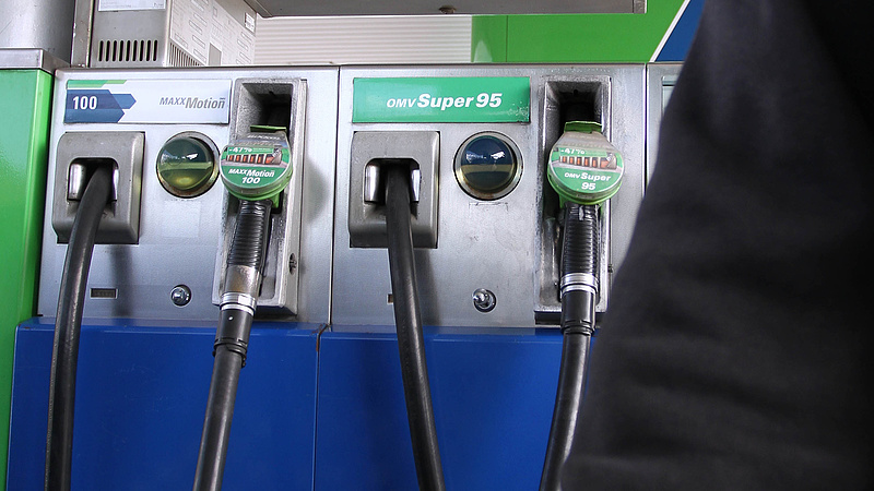 Marad-e az üzemanyagok megemelt jövedéki adója? - friss elemzés érkezett