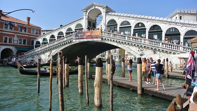 Csak előjegyzéssel és jeggyel mehetnek Velencébe az egynapos turisták