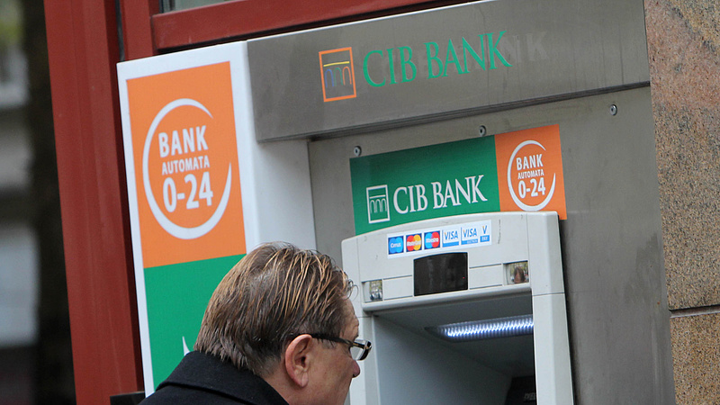 Jól megszórta pénzzel az ügyfeleit a CIB Bank