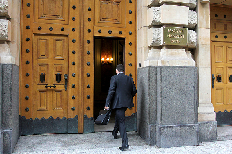 Fordulat történt a magyar bankokban