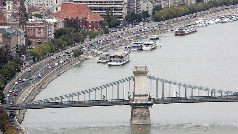 Ez vár Magyarországra, a forintra és a bérekre - Új előrejelzés érkezett
