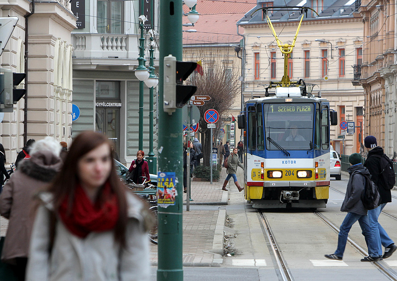 Ingyenes lett a tömegközlekedés az egyik magyar városban