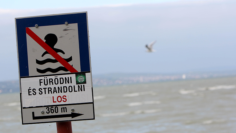 Elképesztő helyzet a Balaton legnépszerűbb strandján