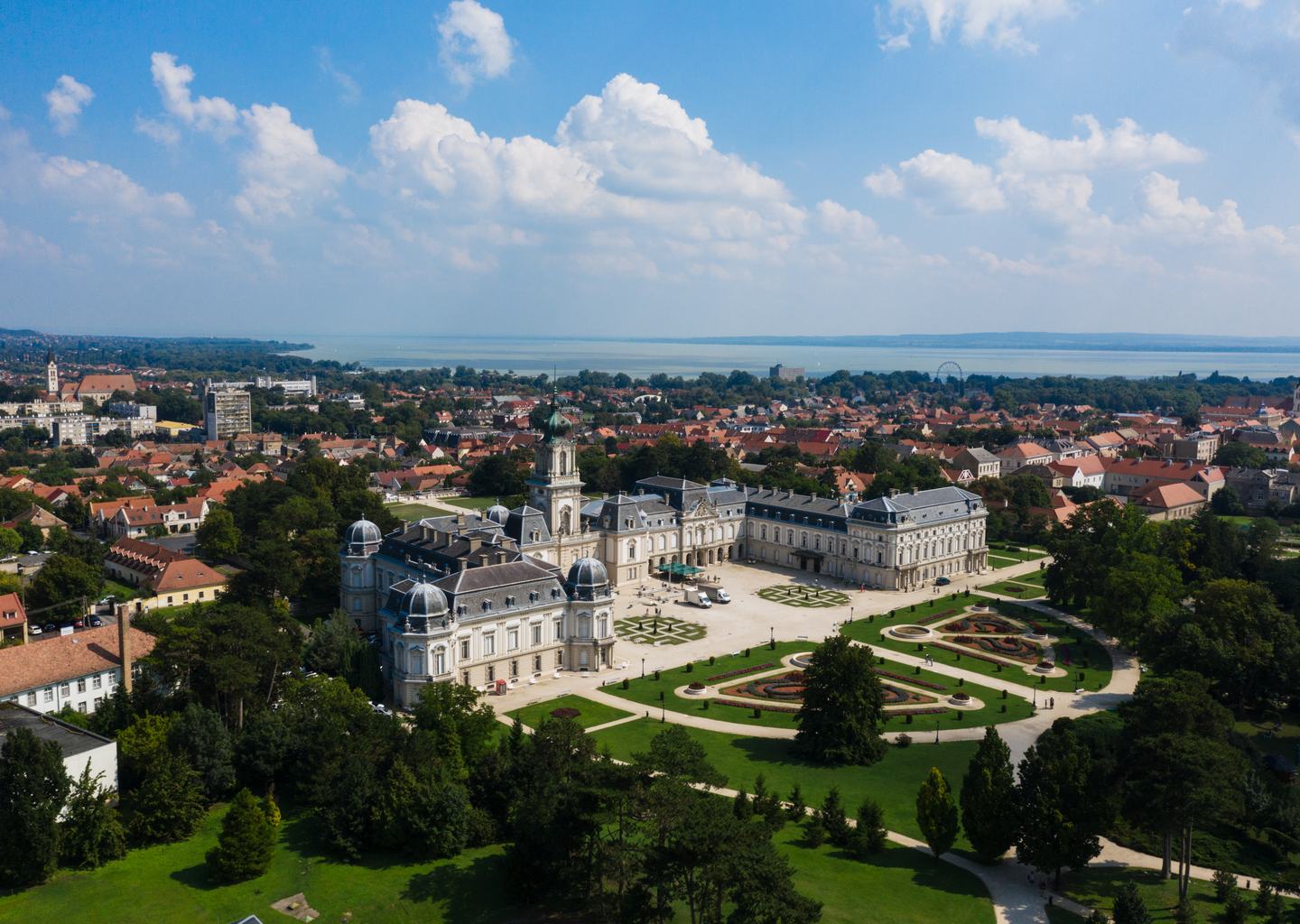 Légifelvétel a keszthelyi Festetics-kastélyról