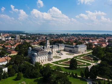 Légifelvétel a keszthelyi Festetics-kastélyról