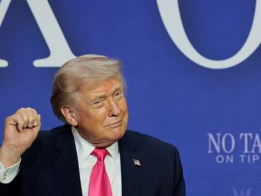 U.S. President Donald Trump gestures during a roundtable focused on tax cuts in Las Vegas, Nevada, U.S., April 16, 2026. REUTERS/Evan Vucci